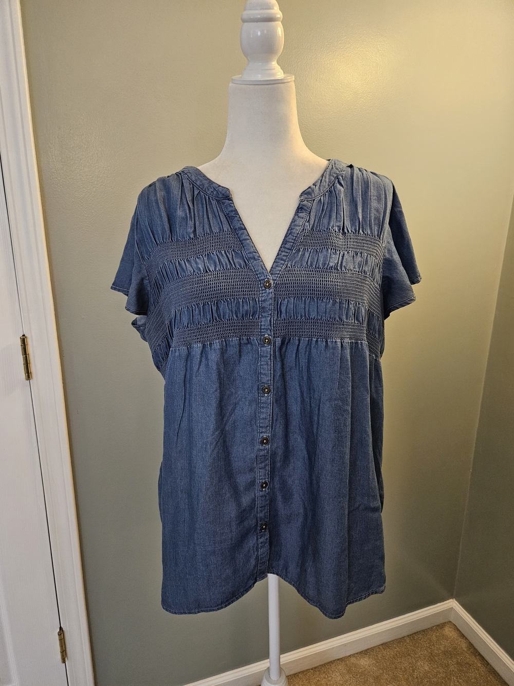 Knox Rose Women's Size L Large Denim Blue Button-Front Women's Top